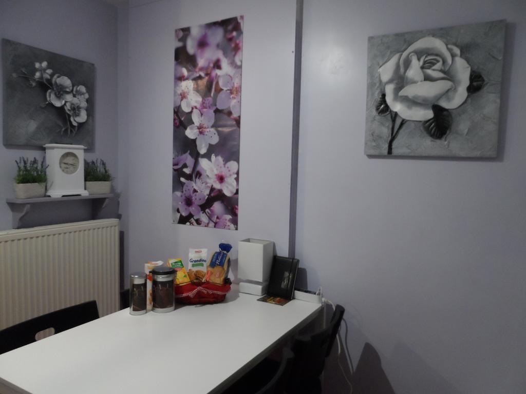 Vakantiestudio Ciney Chapois Extérieur photo